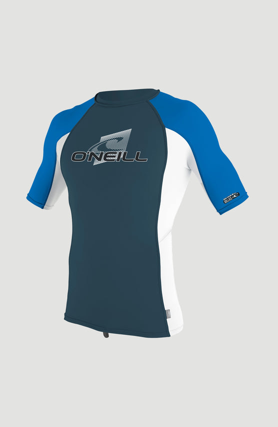 O'Neill Skins Short Sleeve Crew Schwimmshirt für Jungen, blau mit Logo-Print in Weiß, freigestellt von vorne