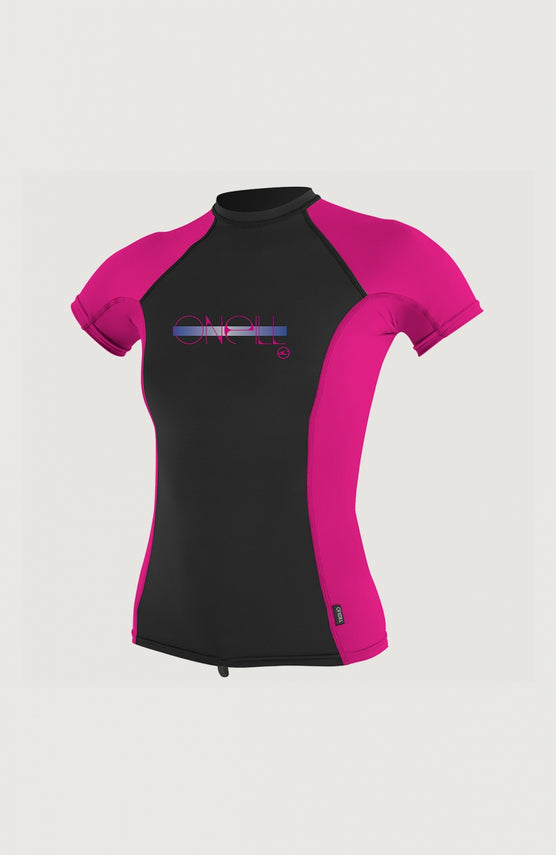 O'Neill Skins Short Sleeve Crew Schwimmshirt für Mädchen, schwarz mit Logo-Print in Pink und Lila, Vorderansicht