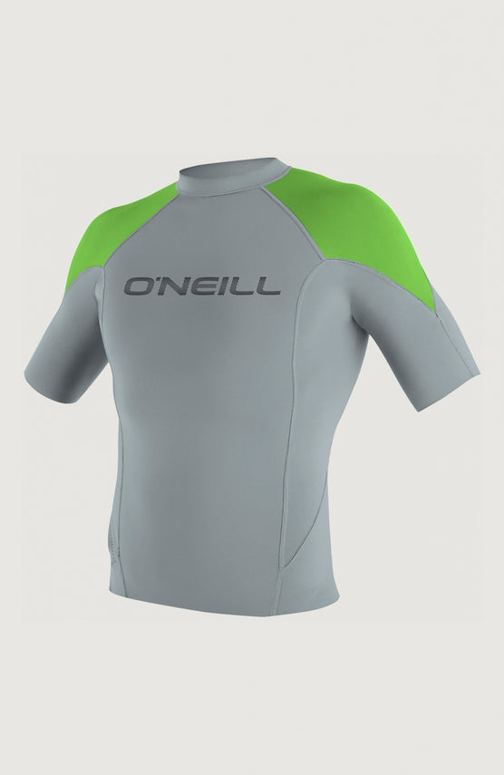 O'Neill Hammer 1mm Short Sleeve Crew Neoprenoberteil für Herren, grau, freigestellt von vorne, grüner Einsatz am Ärmel