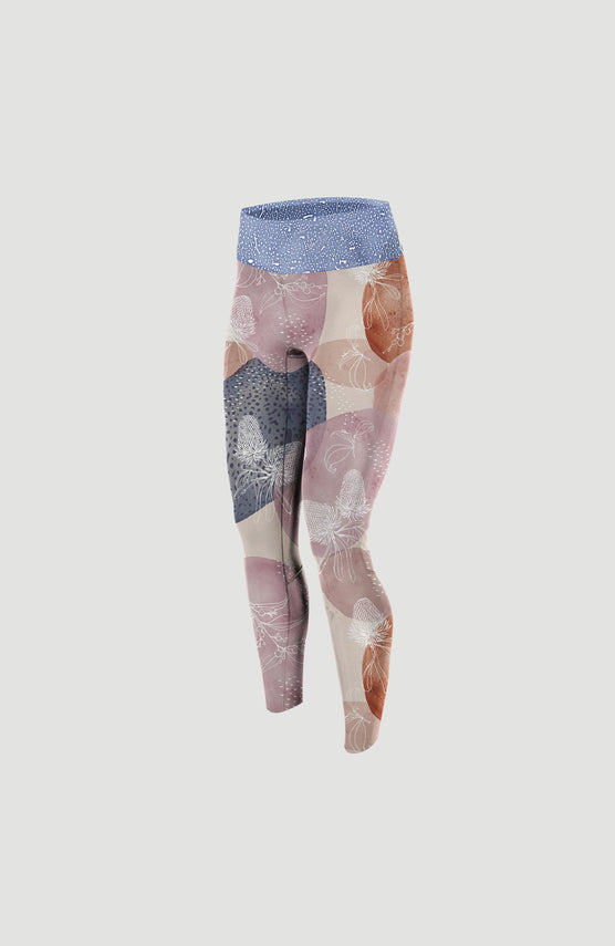 O'Neill Bahia 1.5mm Neoprene Leggings für Damen, blau mit Blumenmuster in Weiß und Rosa, freigestellt von vorne